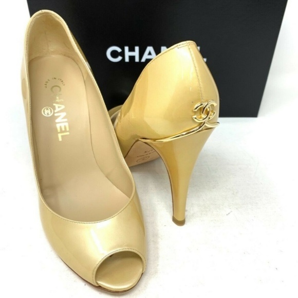 CHANEL Shoes - CHANEL COCO Mark Patent Leather Open Toes Shoes